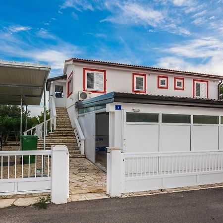 Apartments Gogoljak Vir Exterior photo