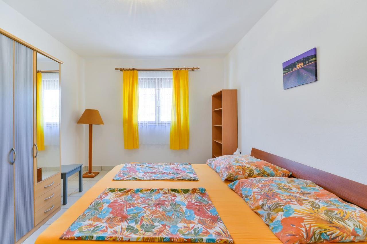 Apartments Gogoljak Vir Exterior photo