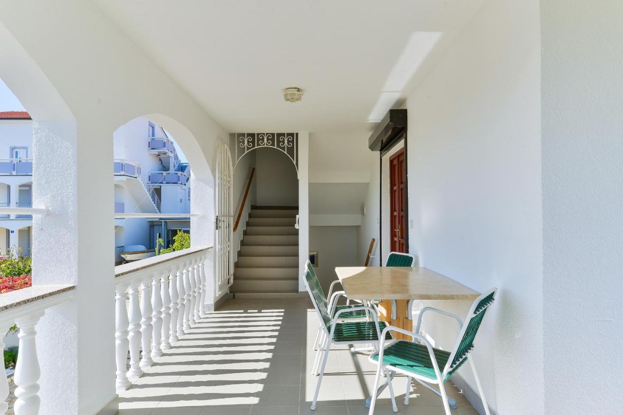Apartments Gogoljak Vir Exterior photo