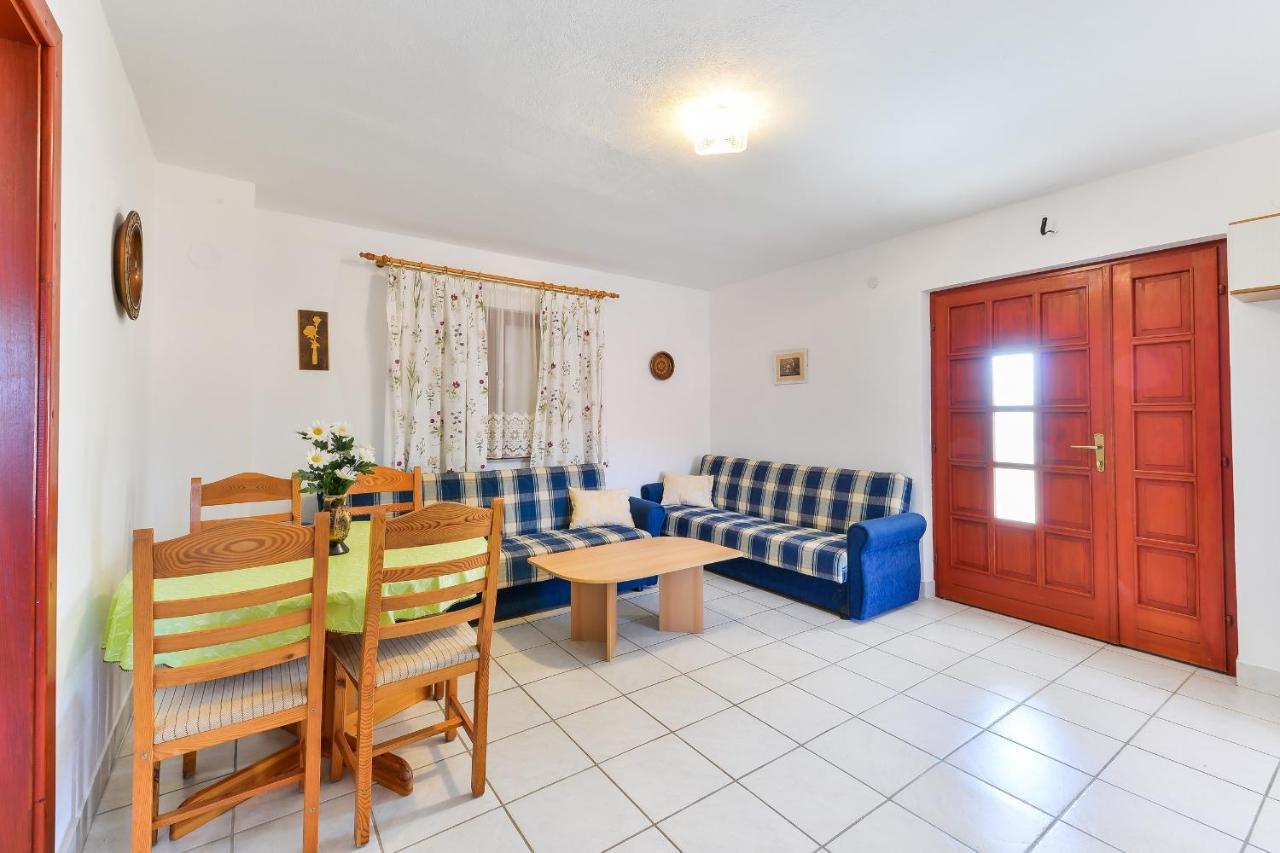 Apartments Gogoljak Vir Exterior photo