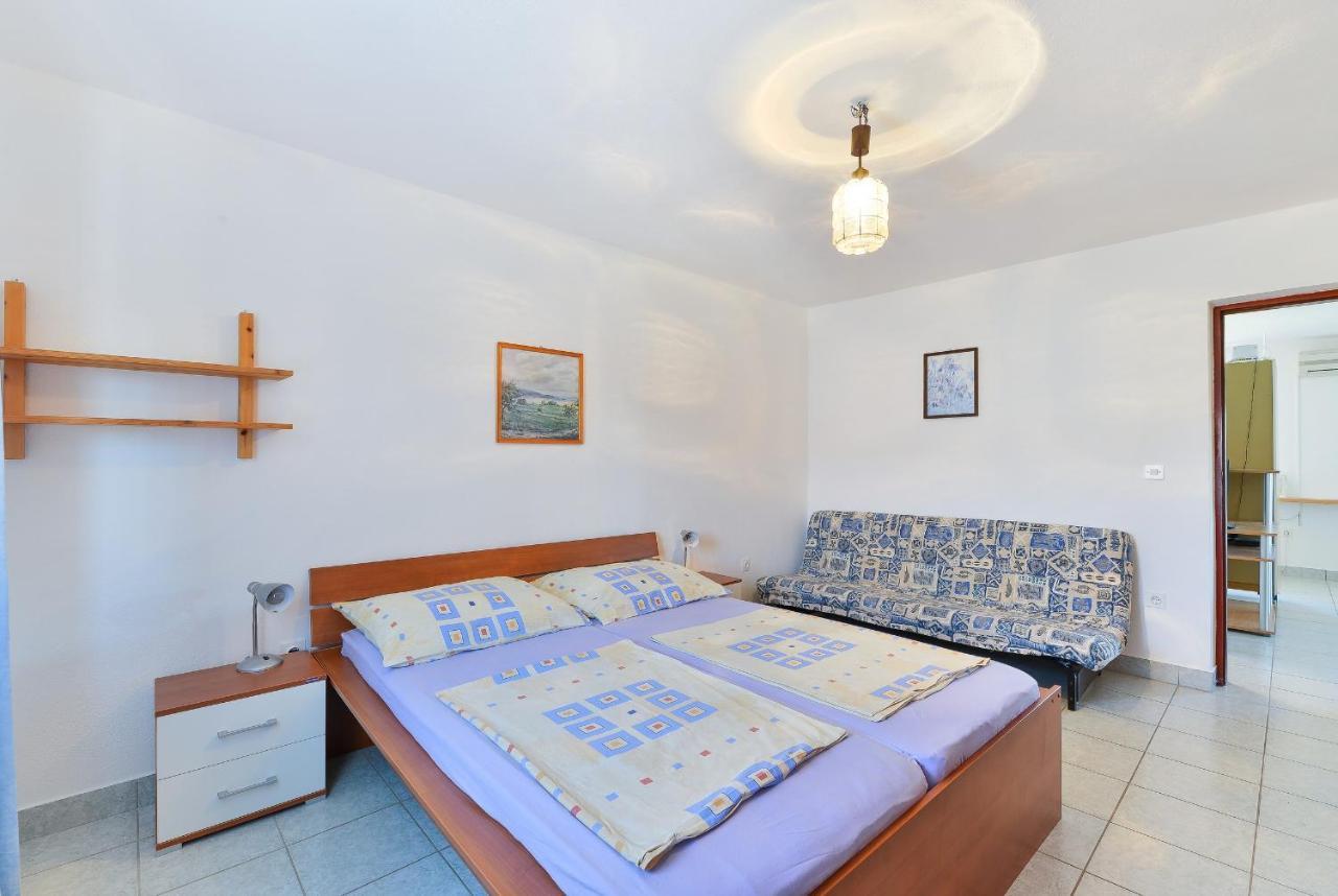 Apartments Gogoljak Vir Exterior photo
