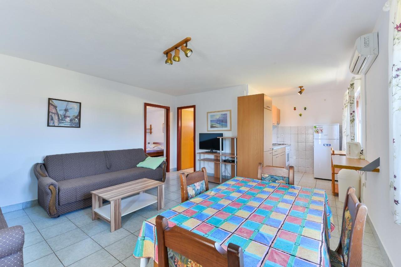 Apartments Gogoljak Vir Exterior photo