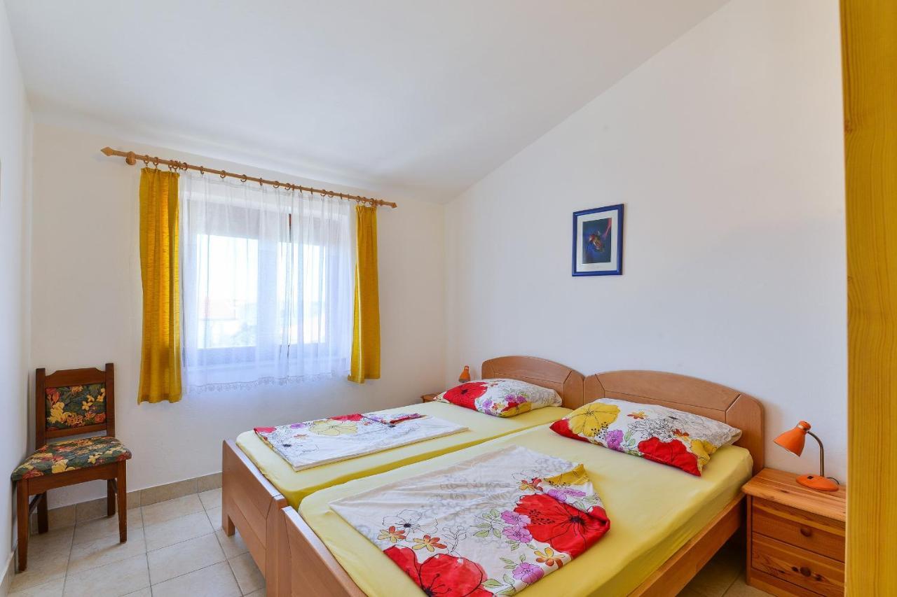Apartments Gogoljak Vir Exterior photo