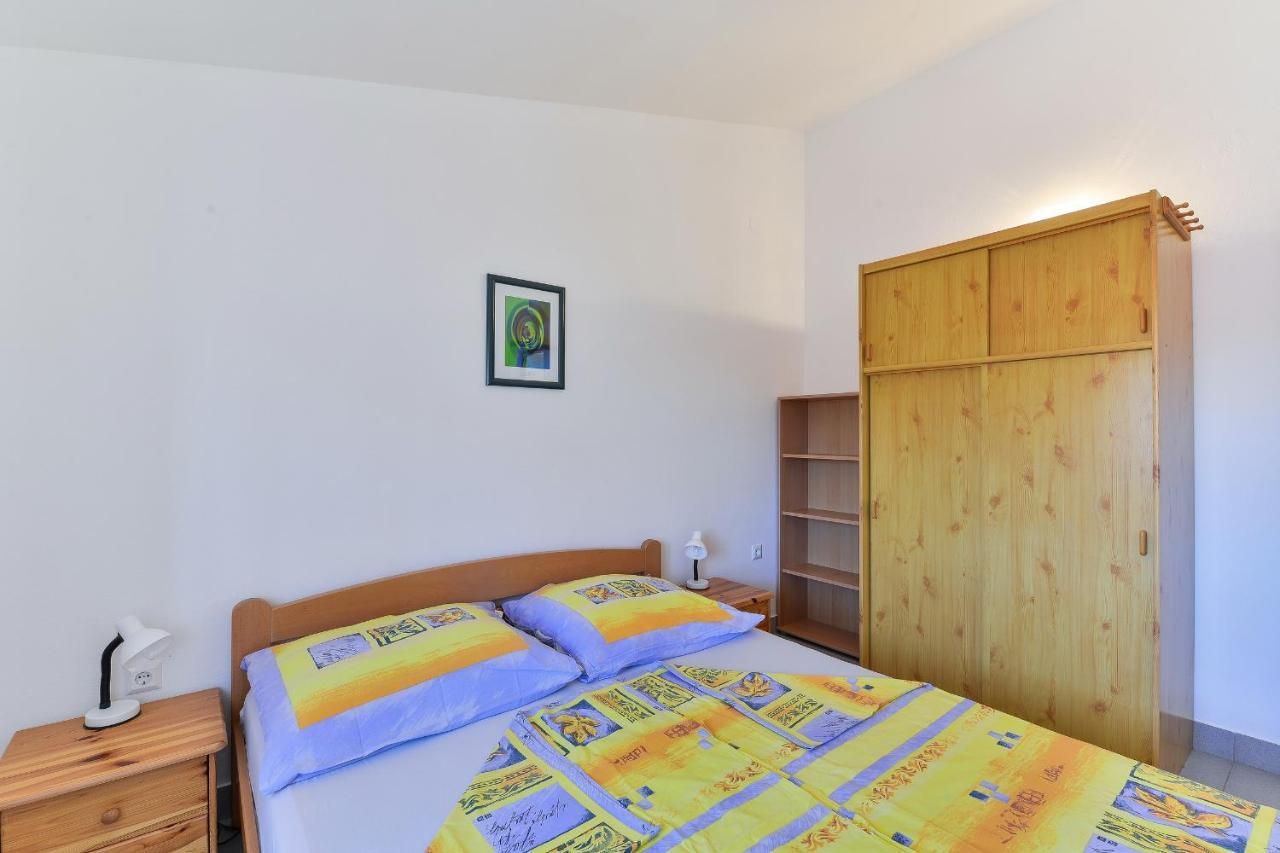 Apartments Gogoljak Vir Exterior photo