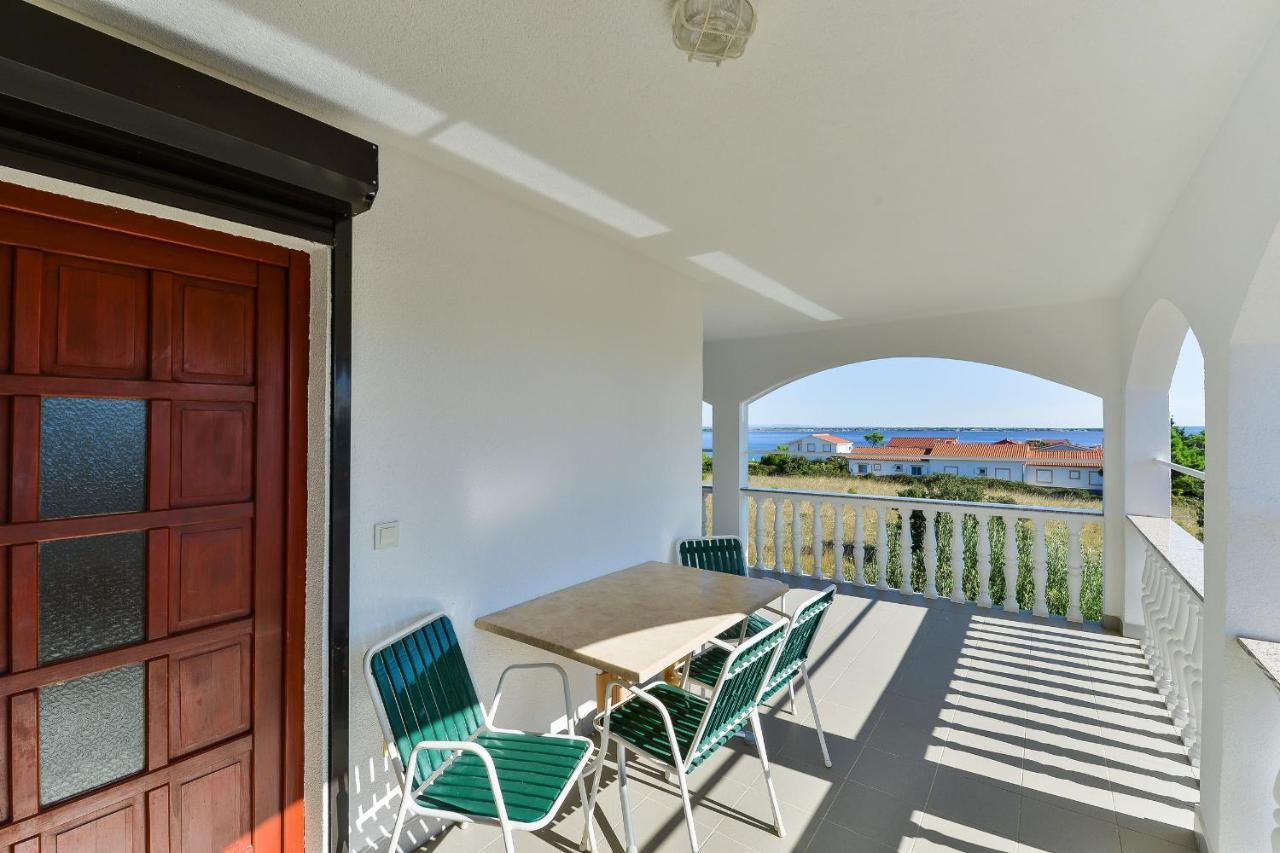 Apartments Gogoljak Vir Exterior photo