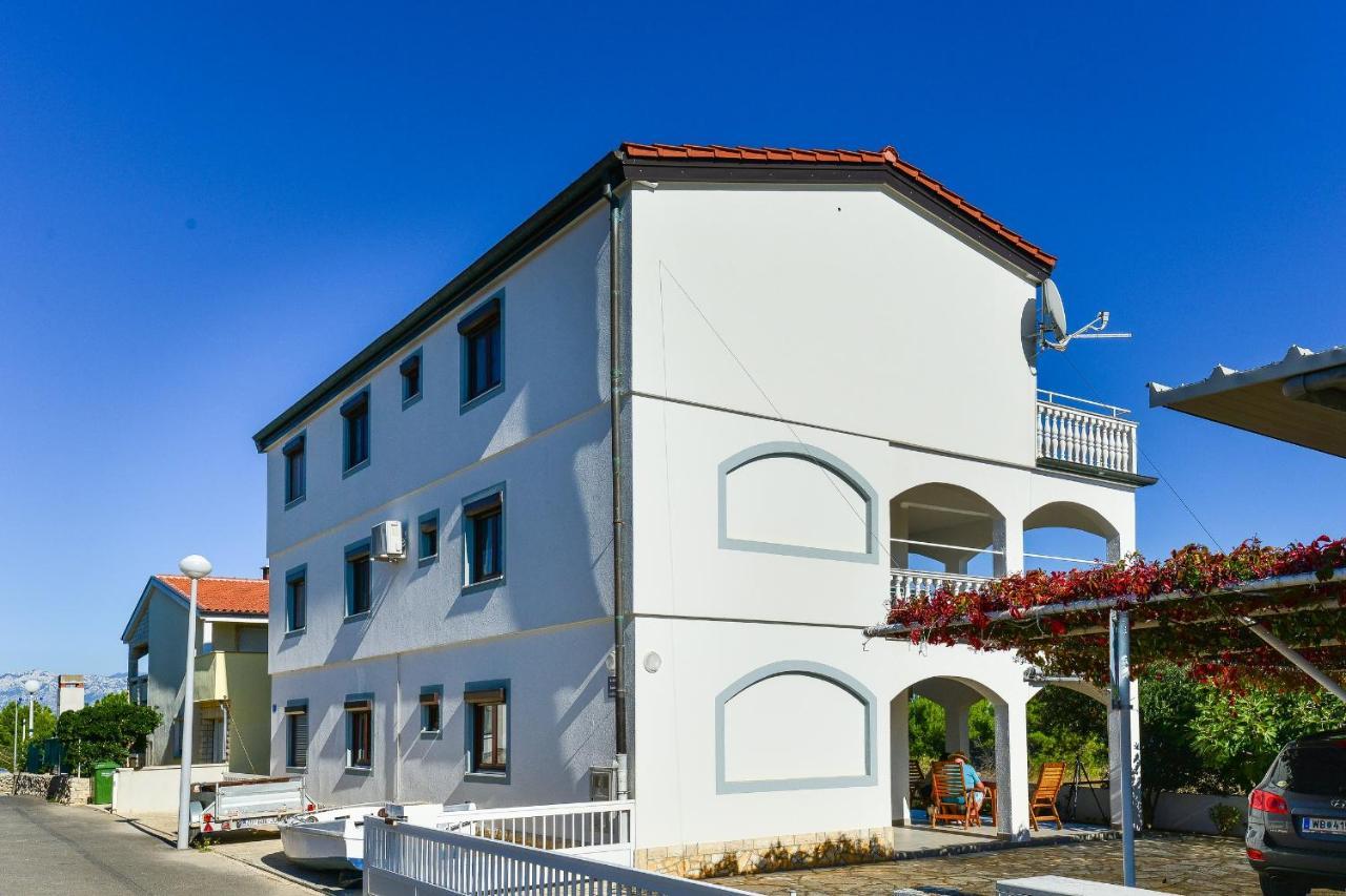 Apartments Gogoljak Vir Exterior photo