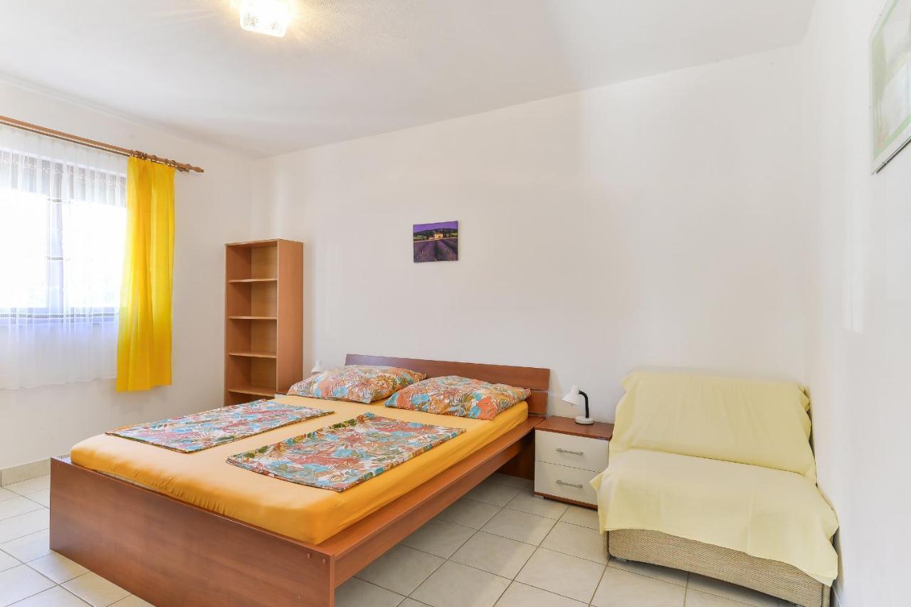 Apartments Gogoljak Vir Exterior photo
