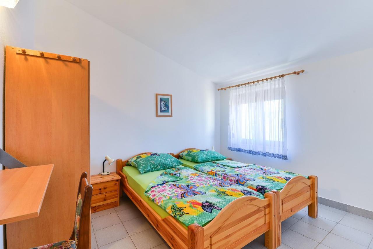 Apartments Gogoljak Vir Exterior photo