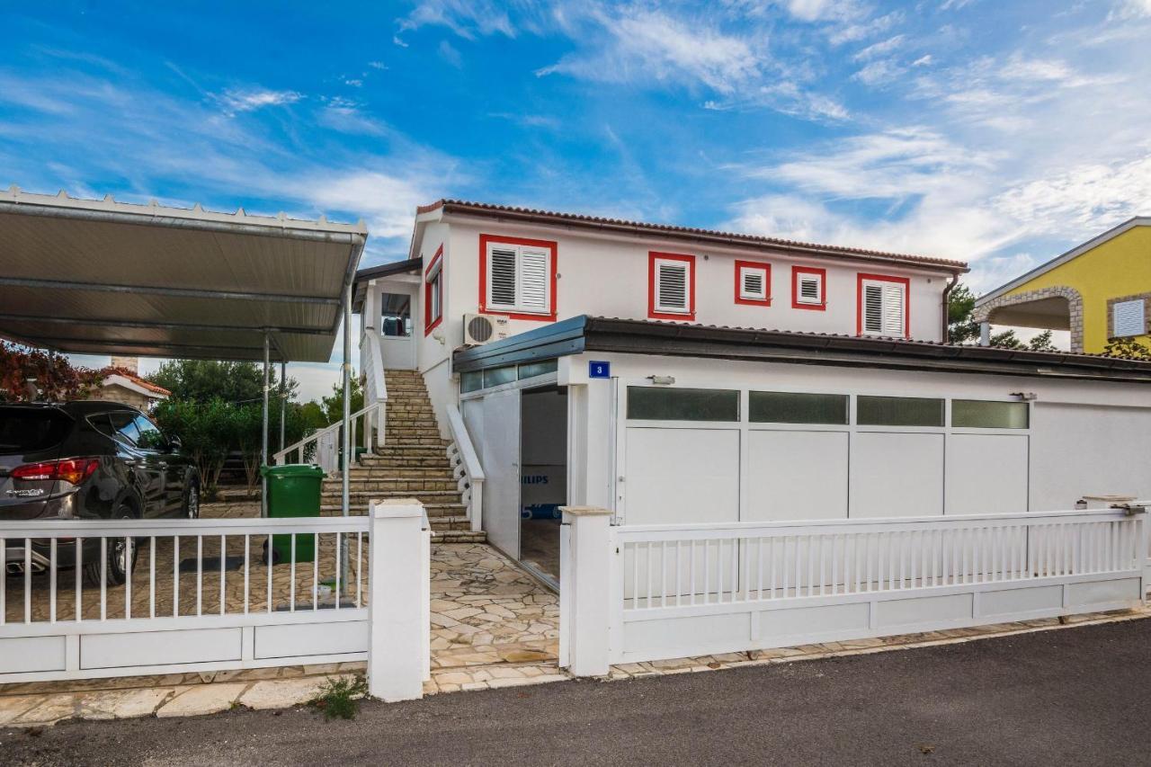 Apartments Gogoljak Vir Exterior photo
