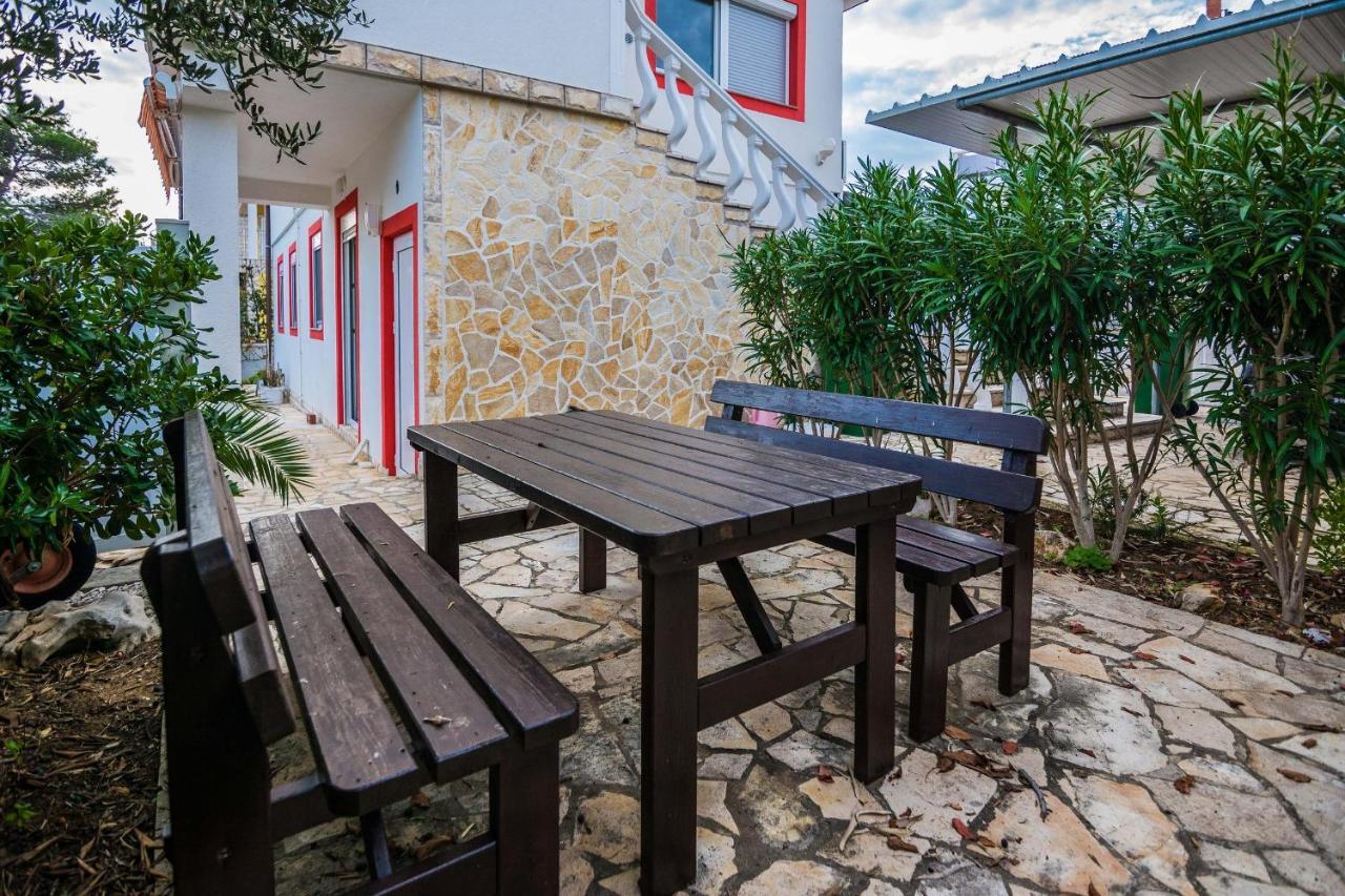 Apartments Gogoljak Vir Exterior photo