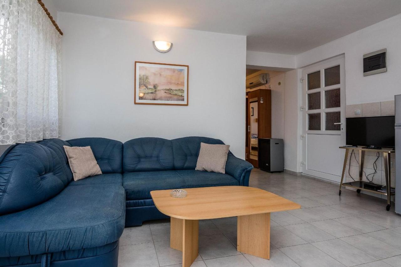 Apartments Gogoljak Vir Exterior photo
