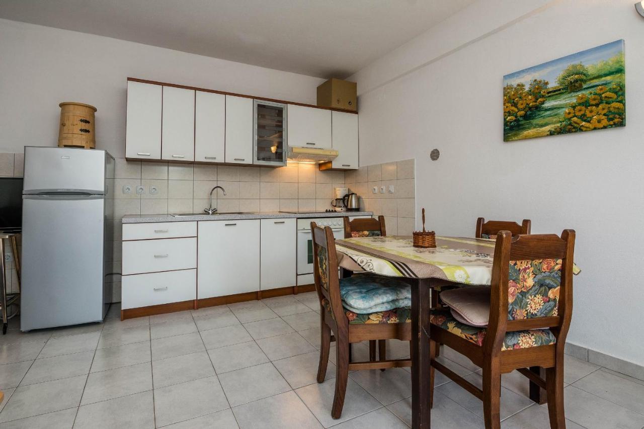 Apartments Gogoljak Vir Exterior photo
