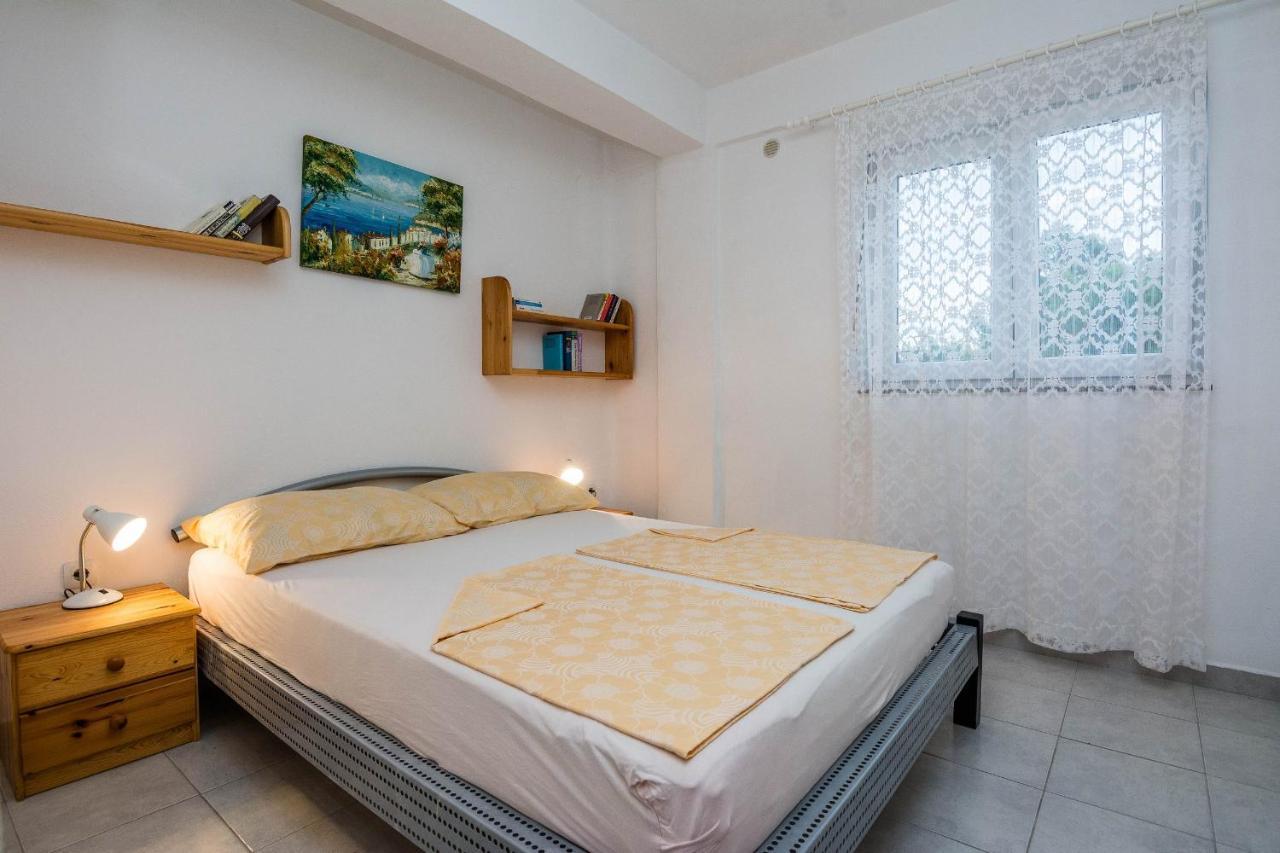 Apartments Gogoljak Vir Exterior photo